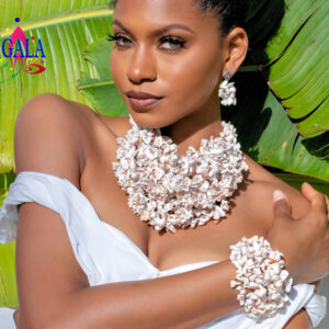 Gorgeous Layered Natural Conch Shell Necklace Set.
