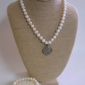 Lovely $0.15 Cent Coin Freshwater Pearl Necklace, Bracelet & Earring Set.