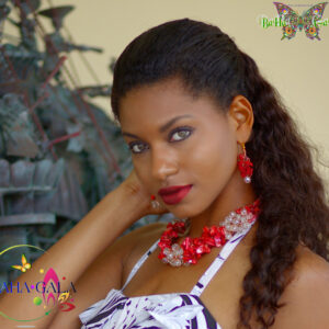 Dyed Red Mother Of Pearl Chips & Crystals Necklace & Earrings Set.