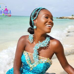 Gorgeous Dyed Turquoise Mother of Pearl & Crystals Crown Necklace.