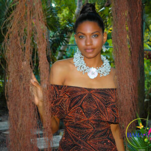 Gorgeous Freshwater Pearls Necklace & Earring Set
