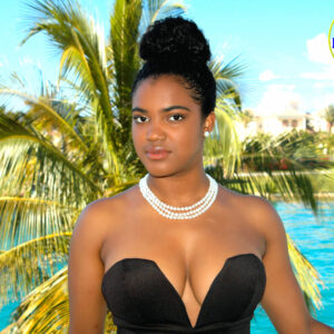 Lovely 3-Strand Freshwater Pearl Necklace Set.